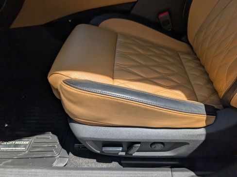 Used 2023 Nissan Rogue Platinum AWD/4WD image 22