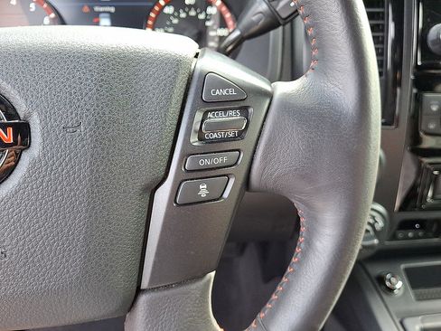 Used 2021 Nissan Titan PRO-4X w/ Pro-4x Convenience Package AWD/4WD image 10