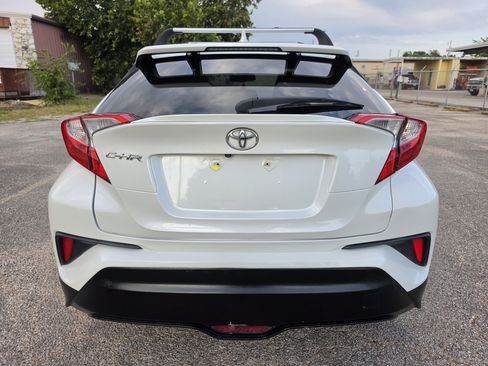 Used 2018 Toyota C-HR XLE FWD image 6