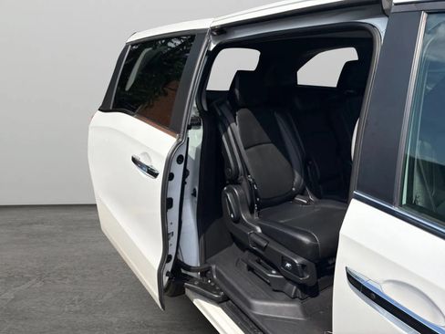 Used 2022 Honda Odyssey Touring image 18