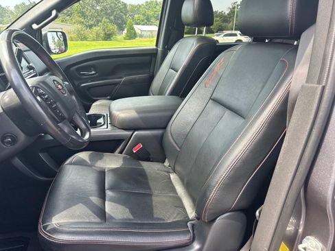 Used 2024 Nissan Titan PRO-4X w/ Pro-4x Convenience Package AWD/4WD image 32