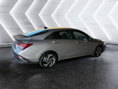 Certified 2025 Hyundai Elantra Sport image 4