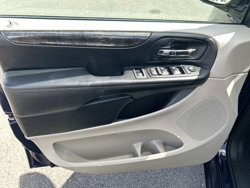 Used 2016 Dodge Grand Caravan SE w/ Quick Order Package 29E SE image 19