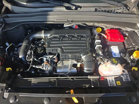 Used 2022 Jeep Renegade Trailhawk image 16