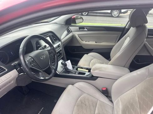 Used 2016 Hyundai Sonata Sport w/ Option Group 1V FWD image 12