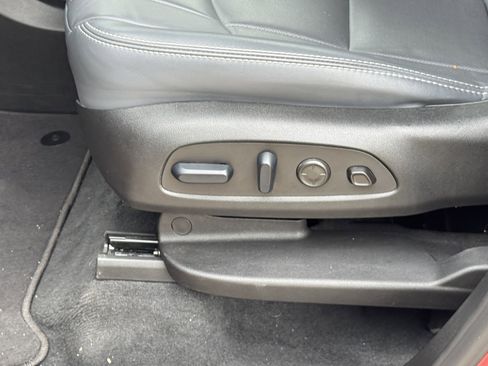 Used 2024 Buick Enclave Premium image 17