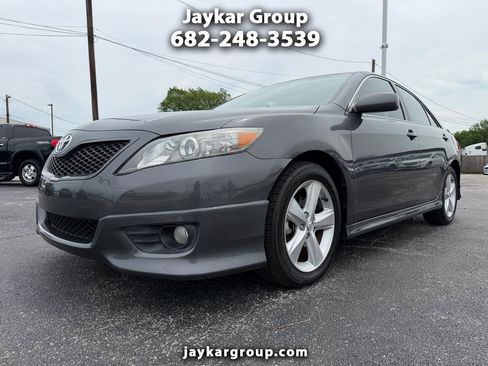 Used 2011 Toyota Camry SE w/ Fleet Convenience Pkg FWD image 1