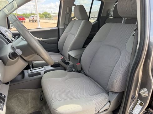 Used 2017 Nissan Frontier SV RWD image 25