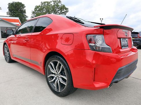 Used 2016 Scion tC FWD image 4