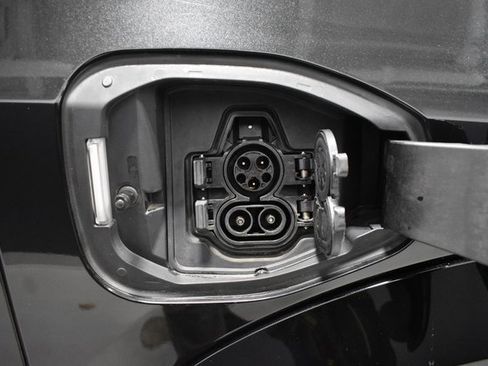 Certified 2023 Nissan Ariya AWD image 36