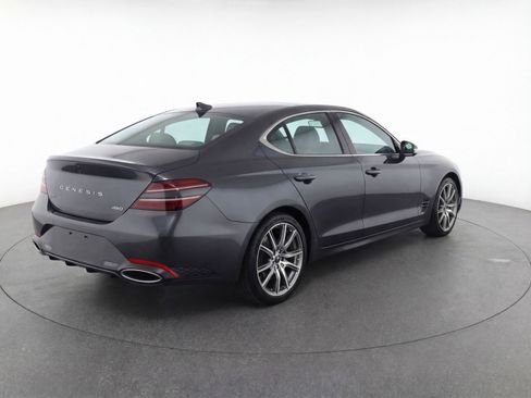 Used 2025 Genesis G70 2.5T image 9