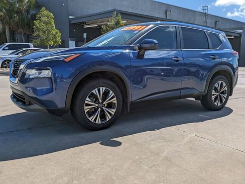 Used 2023 Nissan Rogue SV image 10