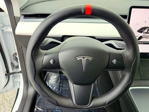 Used 2022 Tesla Model Y Performance AWD/4WD image 13