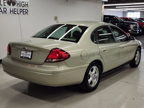 Used 2004 Ford Taurus SE image 5