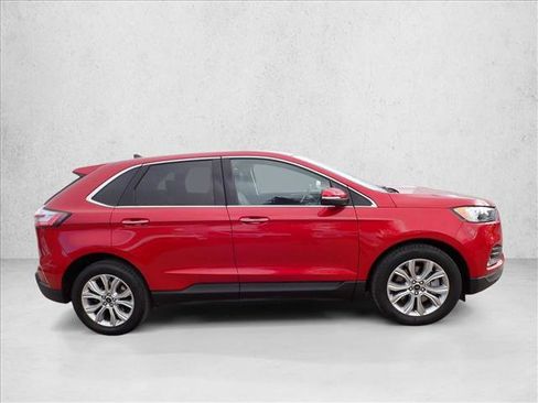 Used 2024 Ford Edge Titanium image 5