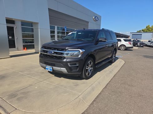 Used 2024 Ford Expedition Limited image 1