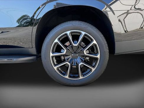 Used 2025 Chevrolet Tahoe RST w/ Comfort Package AWD/4WD image 37