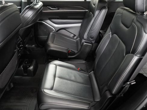 Used 2021 Jeep Grand Cherokee L Limited AWD/4WD image 25