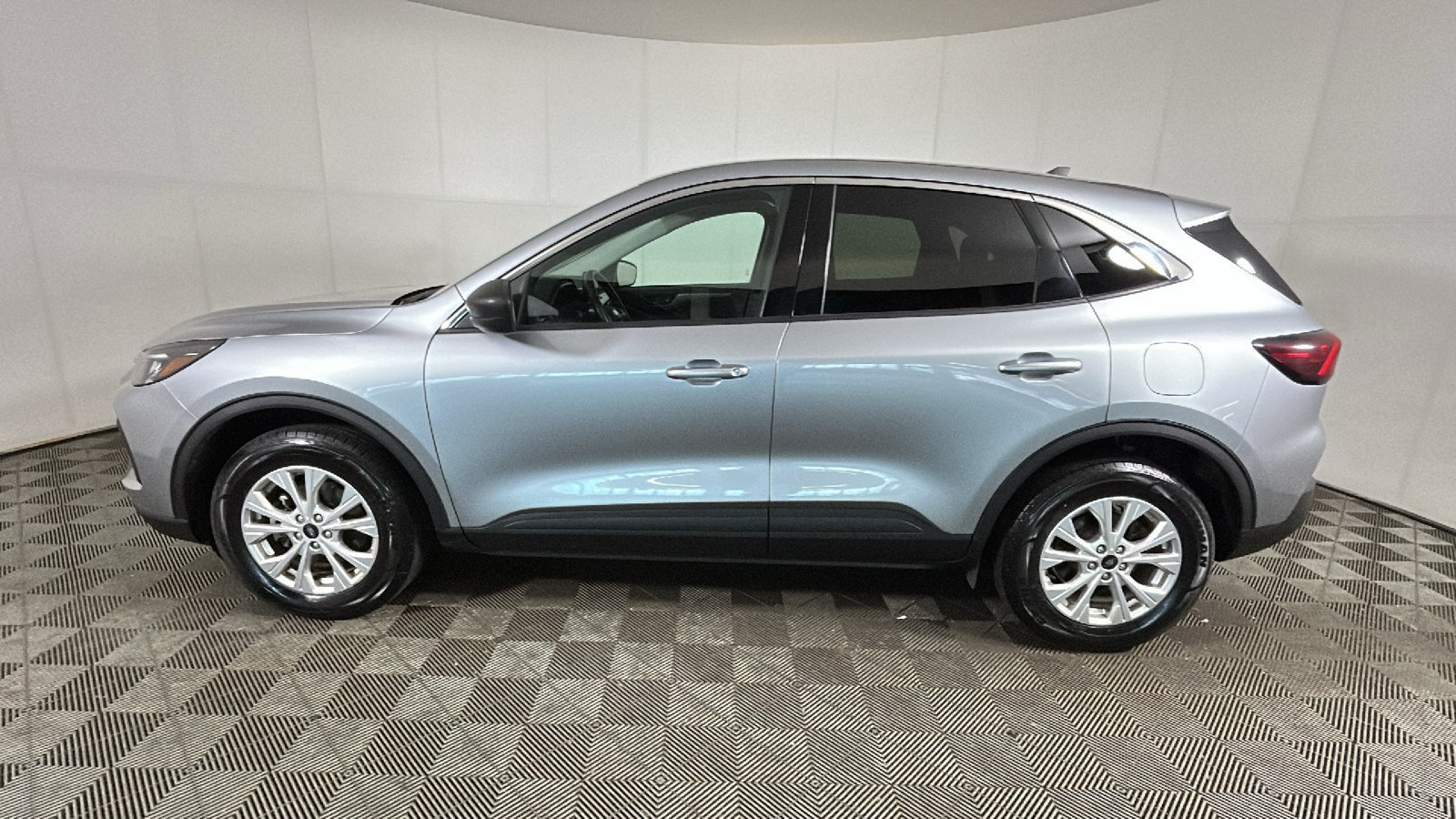 Used 2024 Ford Escape Active AWD/4WD image 6