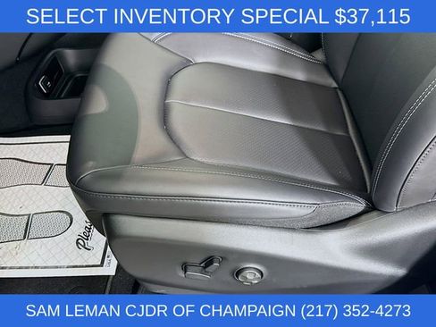 New 2026 Chrysler Voyager LX image 18