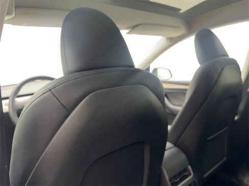 Used 2024 Tesla Model Y Long Range image 34