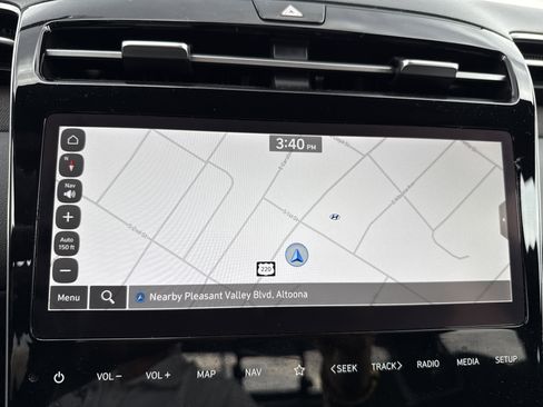 Used 2023 Hyundai Santa Cruz Limited image 23