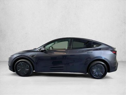 Used 2026 Tesla Model Y AWD image 8