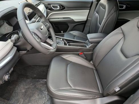 New 2026 Jeep Compass Limited image 12