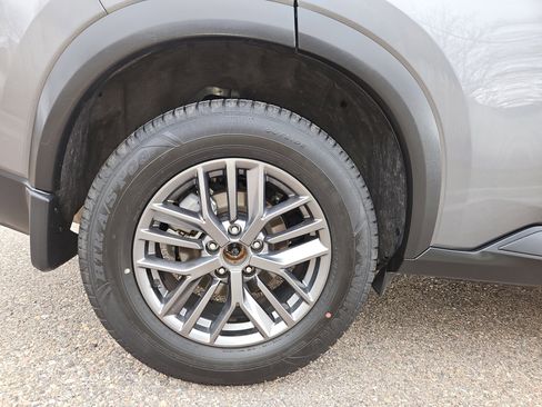 Used 2023 Nissan Rogue S image 23