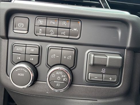 New 2026 Chevrolet Tahoe Premier image 16