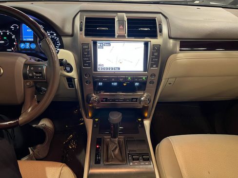 Used 2018 Lexus GX 460 Premium image 16