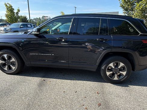 Used 2024 Jeep Grand Cherokee Limited 4xe AWD/4WD image 11