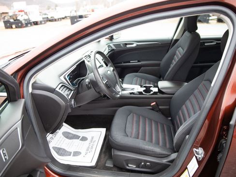 Used 2016 Ford Fusion SE image 20