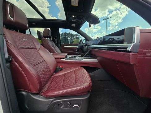Used 2025 Cadillac Escalade Sport w/ Touring Package AWD/4WD image 14
