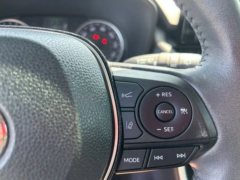 Used 2022 Toyota RAV4 XLE Premium FWD image 20