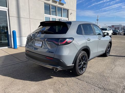 Used 2025 Honda HR-V Sport image 5