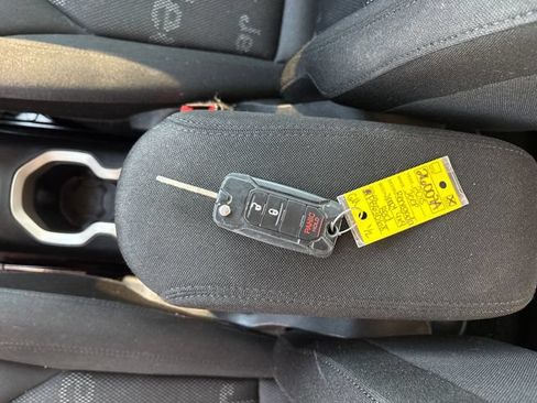 Used 2015 Jeep Renegade Sport w/ Power & Air Group AWD/4WD image 29