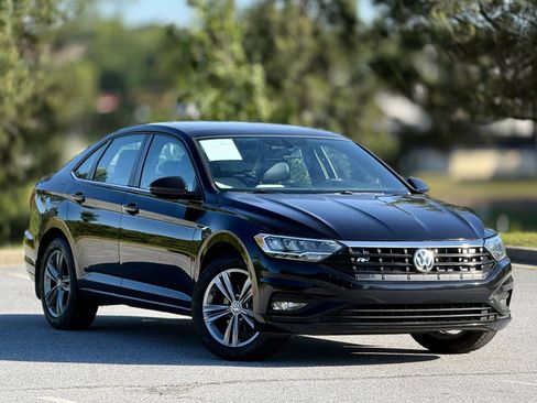 Used 2019 Volkswagen Jetta R-Line FWD image 13