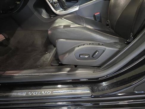 Used 2016 Volvo V60 T5 Cross Country AWD/4WD image 26