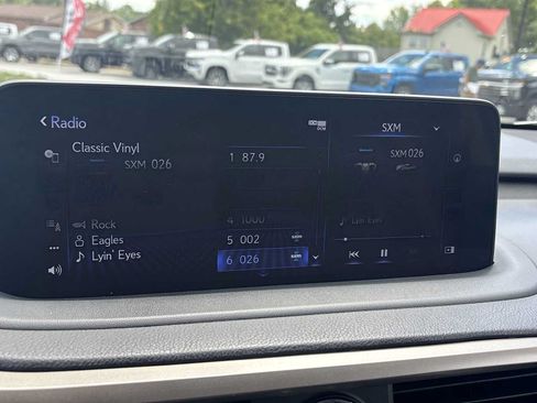 Used 2020 Lexus RX 350L Luxury w/ Cold Weather Package (CT) FWD image 13