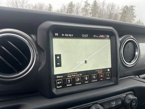 Used 2018 Jeep Wrangler Unlimited Sahara image 19