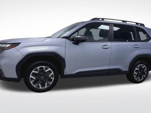 Used 2025 Subaru Forester Premium AWD/4WD image 4