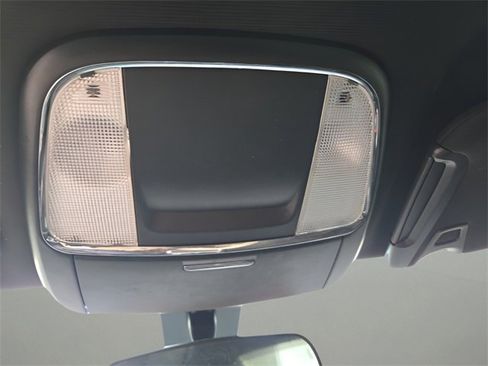 Used 2023 Dodge Charger SXT image 16