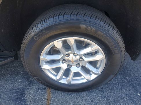 Used 2025 Chevrolet Tahoe LT image 6