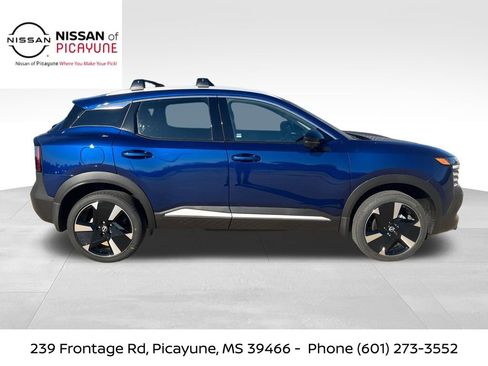 New 2026 Nissan Kicks SR w/ Cold Weather Package FWD image 7