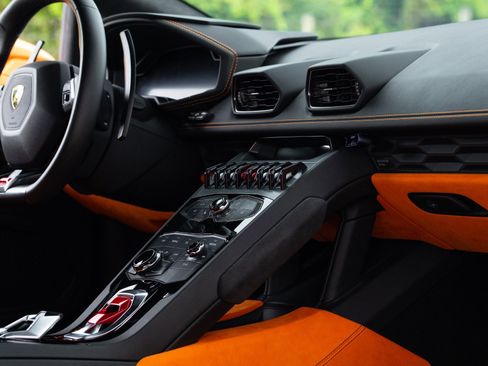 Used 2016 Lamborghini Huracan LP 610-4 AWD/4WD image 60