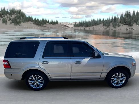Used 2017 Ford Expedition Limited AWD/4WD image 2