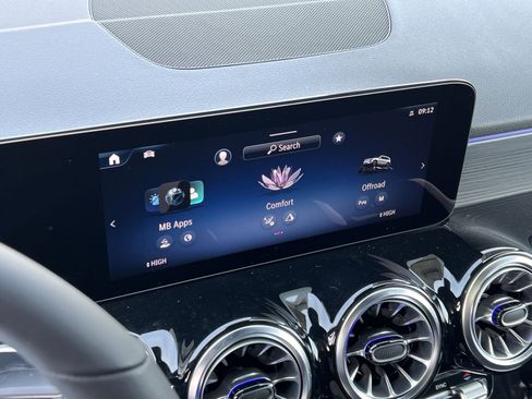 New 2026 Mercedes-Benz GLB 250 4MATIC image 18