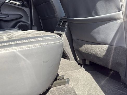 Used 2024 Mitsubishi Outlander SE image 27