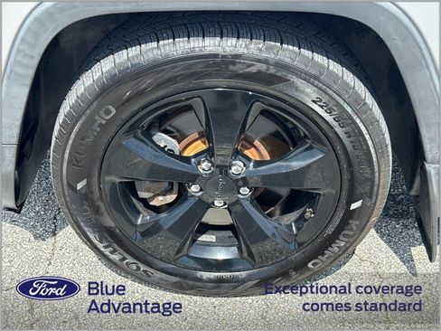 Used 2017 Jeep Cherokee Sport FWD image 12